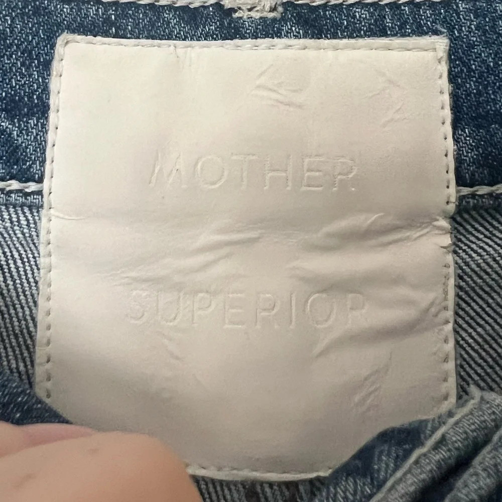 MOTHER The Tomcat Distressed Crop Jeans in Playing with Scissors